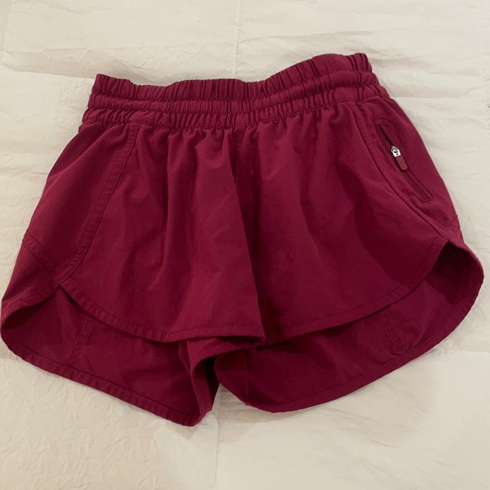 Lululemon tracker short 4”